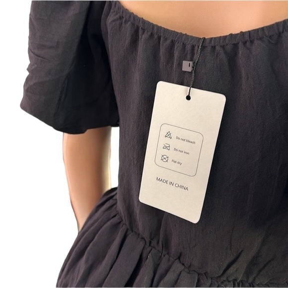 KOJOOIN - NWT - Puff Sleeve Smocked Dress. - Picture 5 of 5